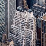 Kering spatiu comercial pe Fifth Avenue