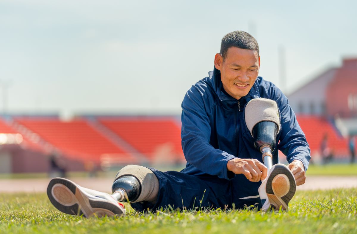 Un adolescent cu doua picioare protezate viseaza sa joace in NFL